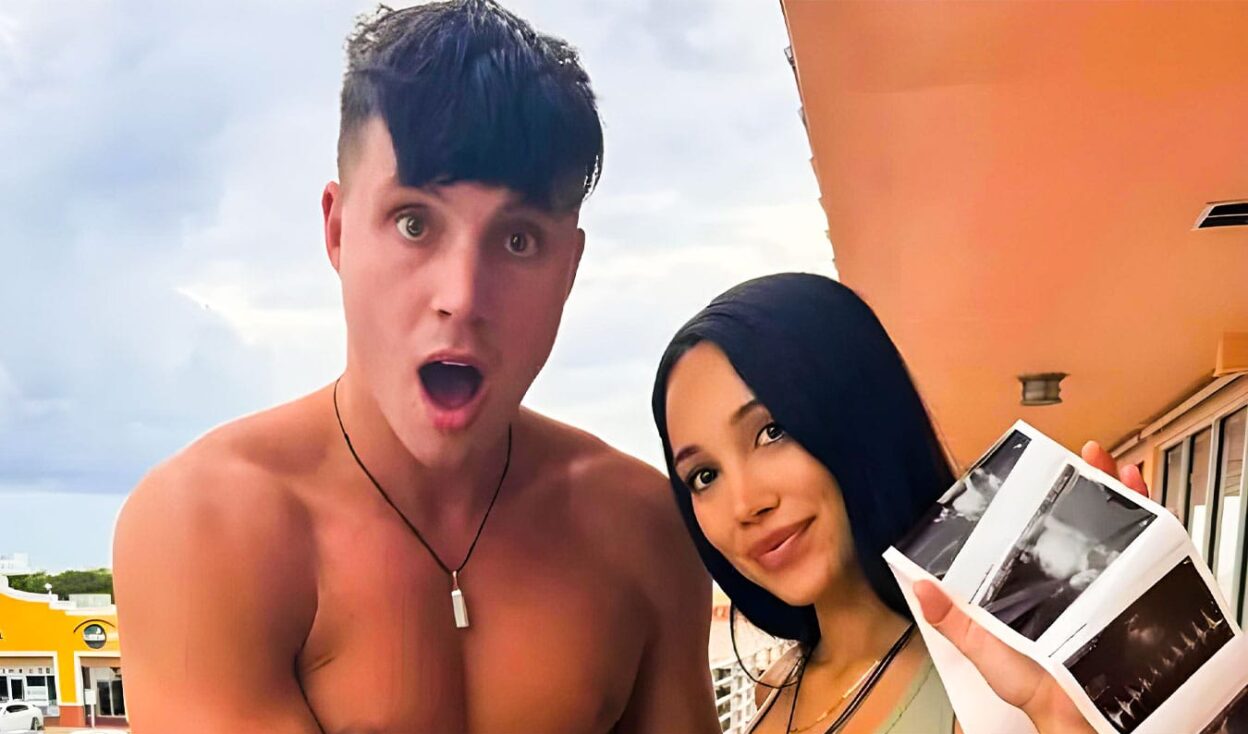 OnlyFans Model Scarlet Vas Shares Pregnancy with Stepbrother