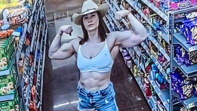 Gym Bod Woman Takes Down 3 Shoplifters Boldly