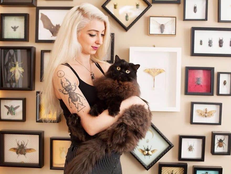 This photographer creates a series depicting women and their adopted cats 5f59d5776db56 880